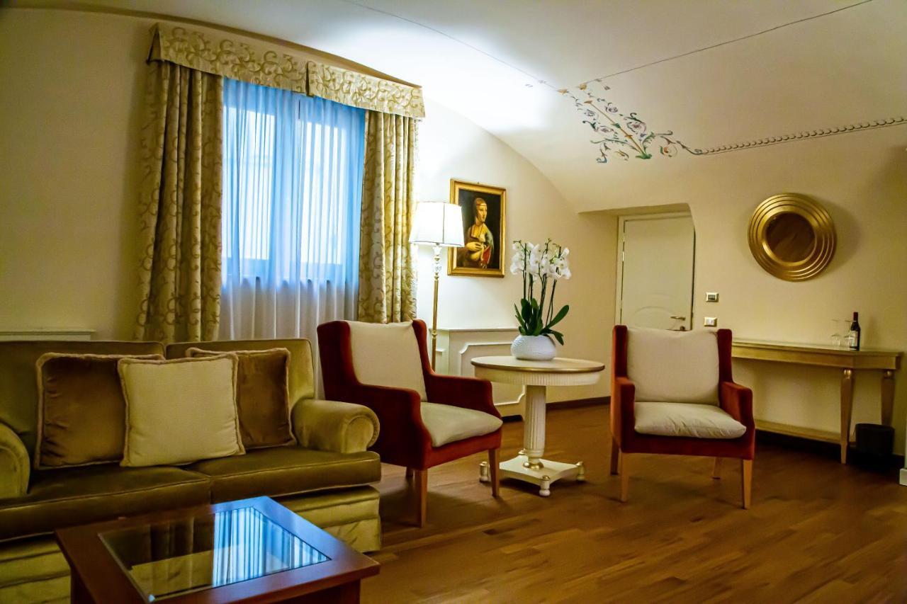 פירנצה Golden Tower Hotel & Spa מראה חיצוני תמונה A suite at the Hotel de la Ville