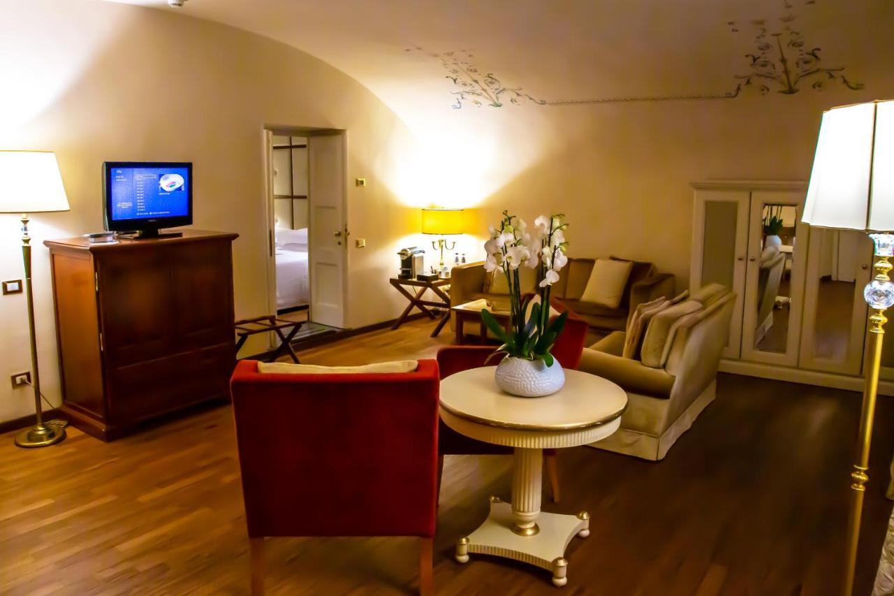 פירנצה Golden Tower Hotel & Spa מראה חיצוני תמונה A suite at the Hotel de France