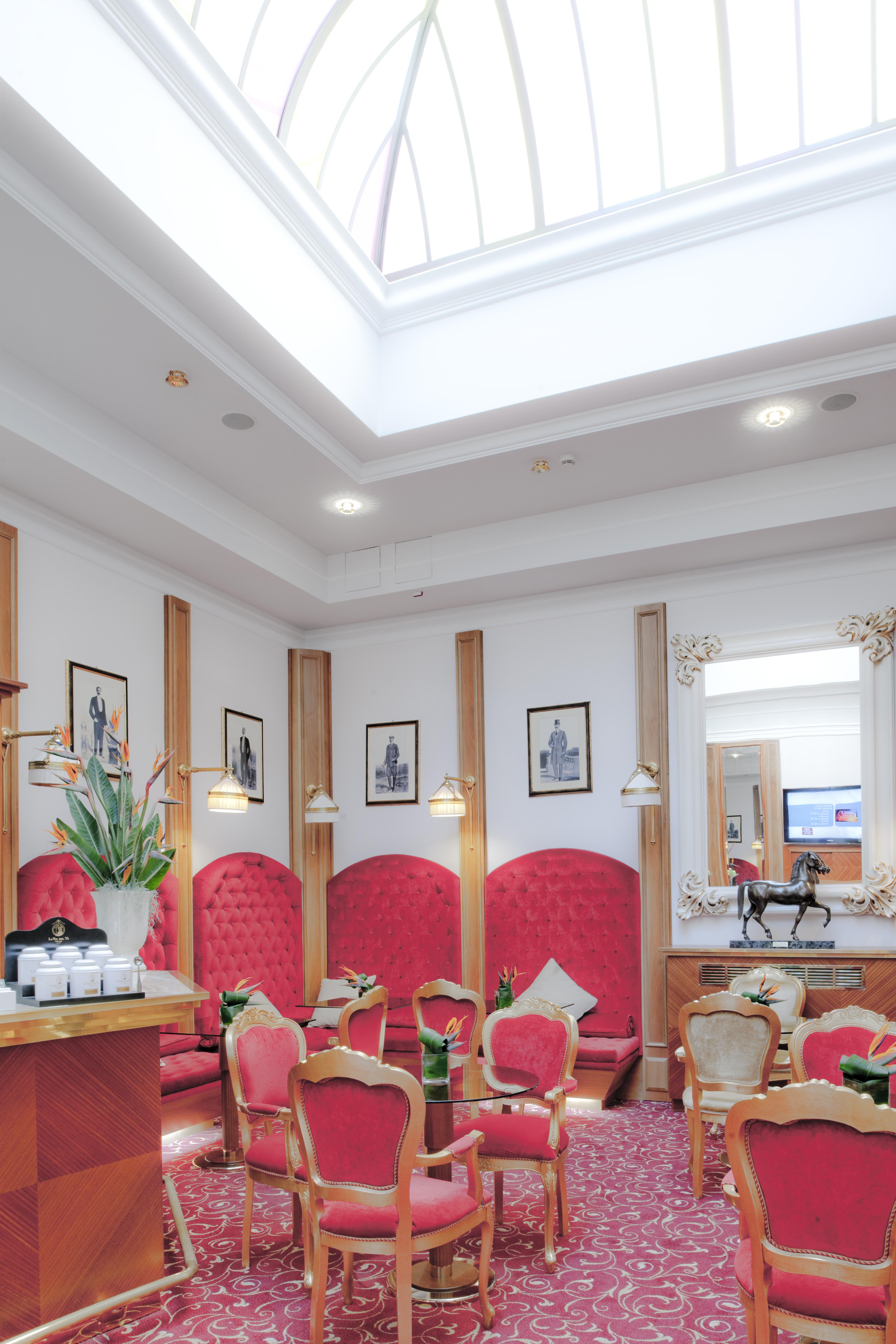 פירנצה Golden Tower Hotel & Spa מראה חיצוני תמונה The interior of the hotel