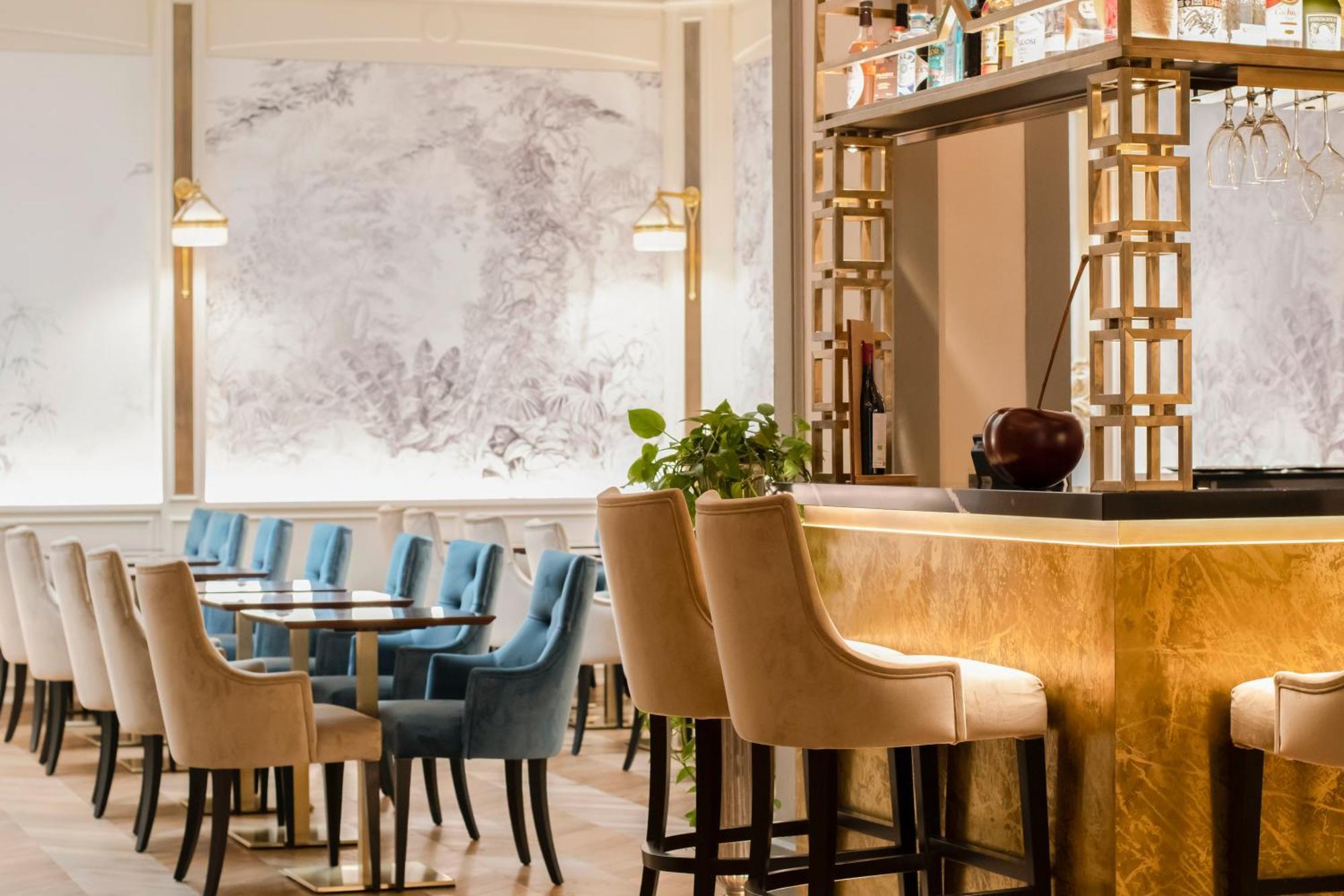 פירנצה Golden Tower Hotel & Spa מראה חיצוני תמונה The Bar at The Ivy Temple Row