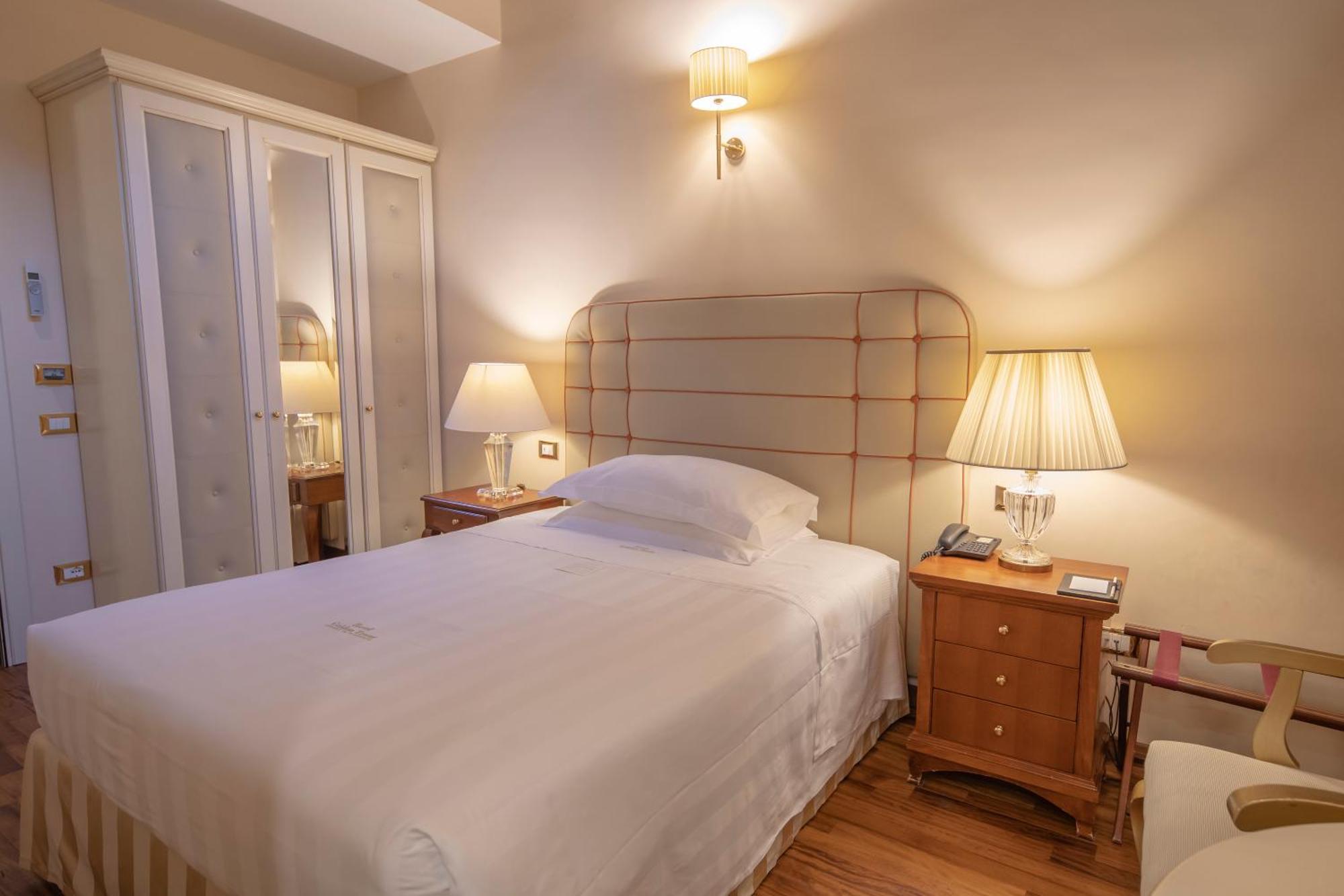 פירנצה Golden Tower Hotel & Spa מראה חיצוני תמונה A single room at the hotel