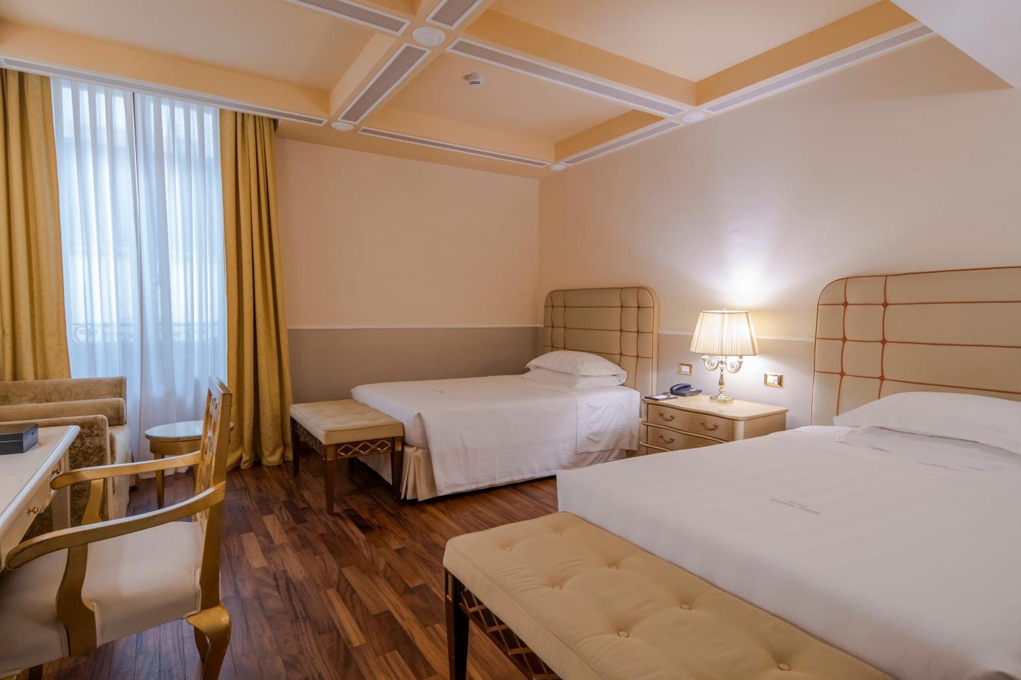 פירנצה Golden Tower Hotel & Spa מראה חיצוני תמונה A room at the hotel